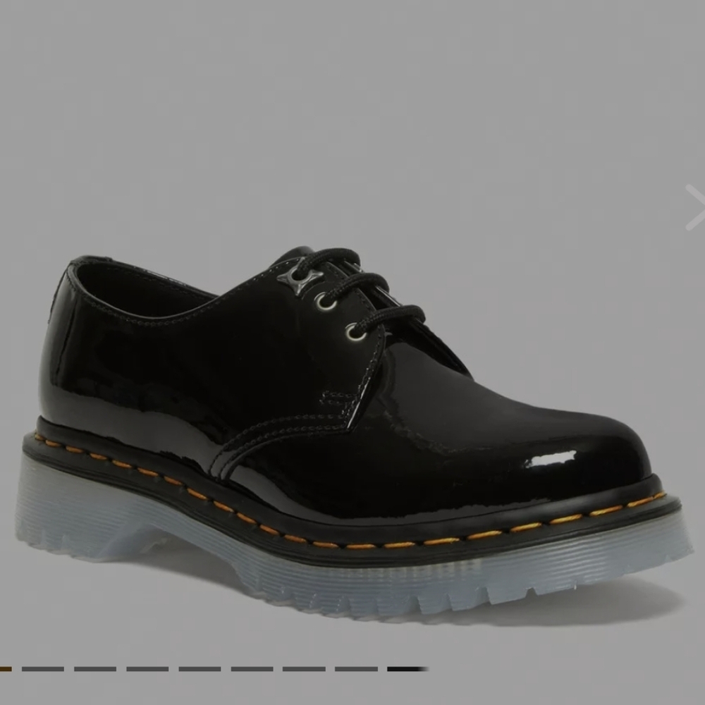 Dr. Marten Ben Iceds Black Patent Leather Shoes Oxfords Cleae Rare Find NiB 8.5